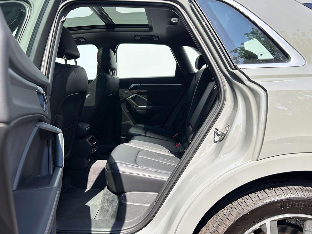 Audi Q3 2024 #21 Audi Q3 2024 изображение автомобиля #21
