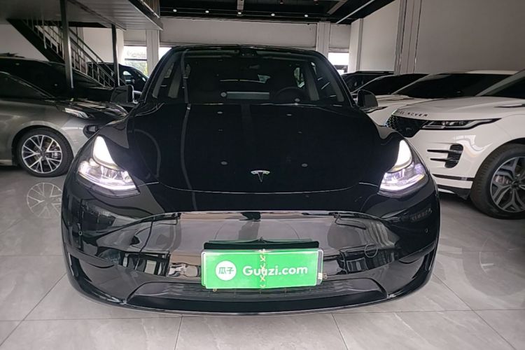 Tesla Model Y 2023 #3 Tesla Model Y 2023 car image #3