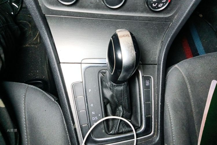 Volkswagen Golf 2015 car image #16