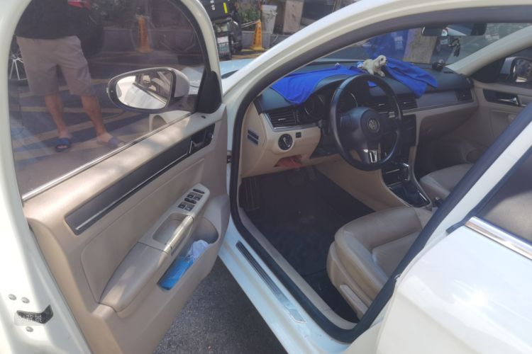 Volkswagen Bora 2015 car image #18