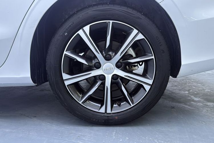 GEELY Emgrand 2023 car image #12