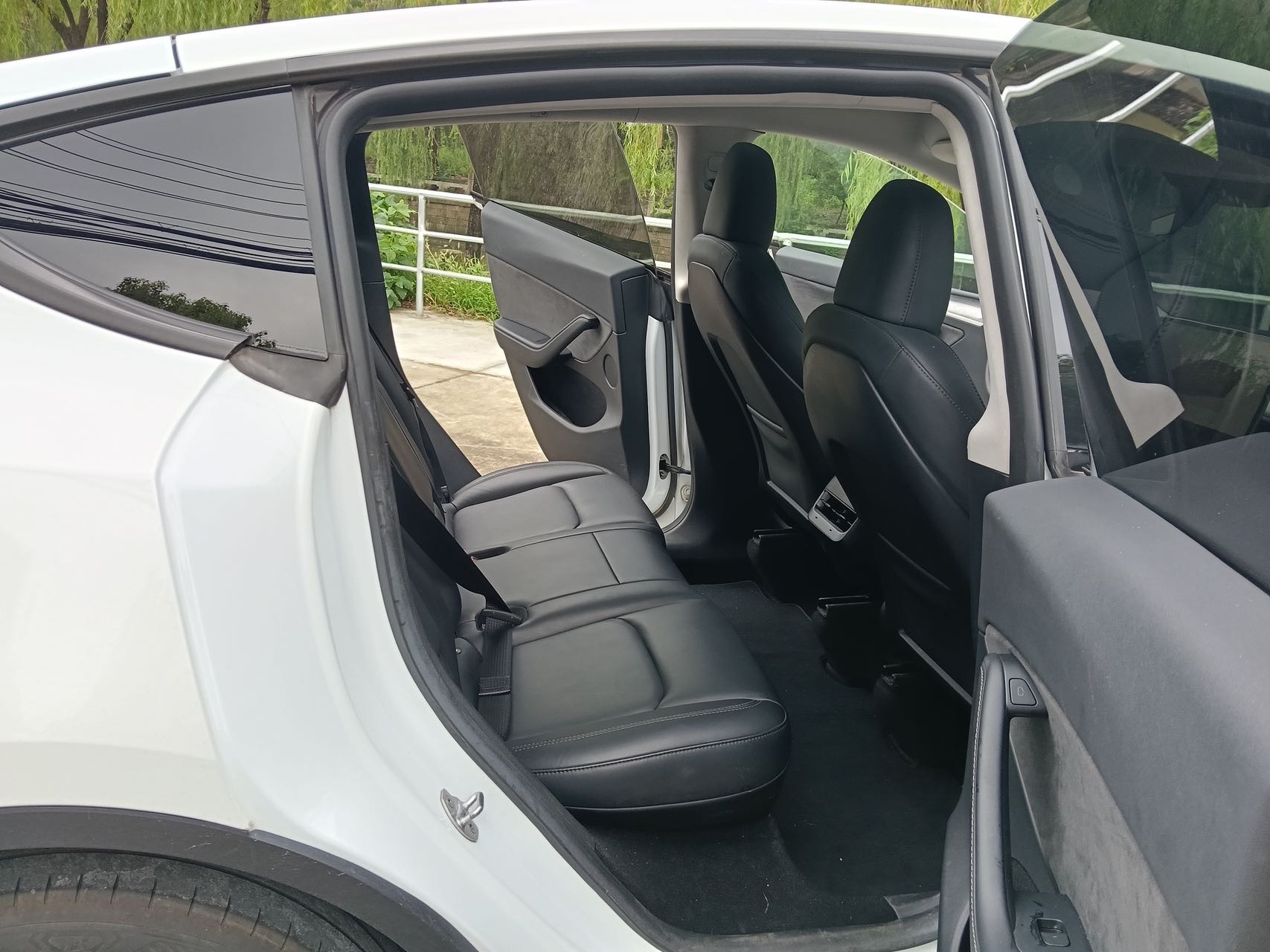 Tesla Model Y 2024 car image #5