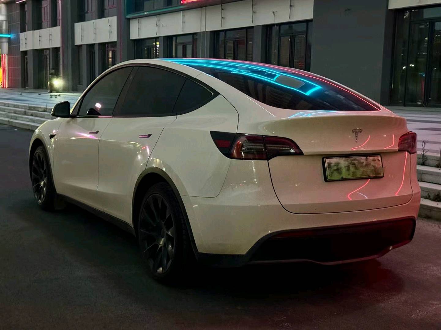 Tesla Model Y 2021 car image #8