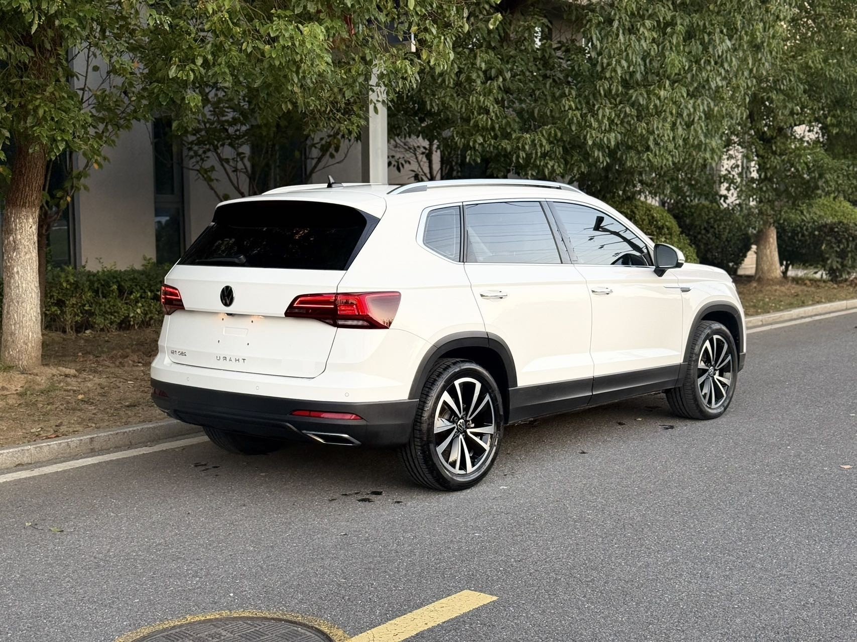 2022 immagine di auto #3