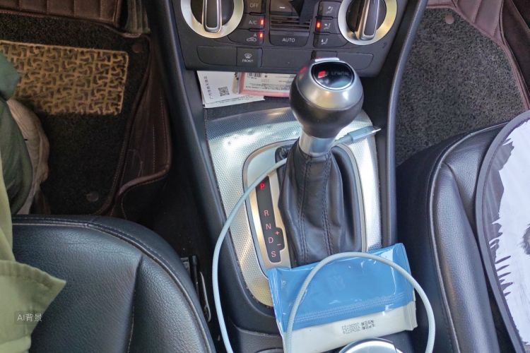 Audi Q3 2015 immagine di auto #16