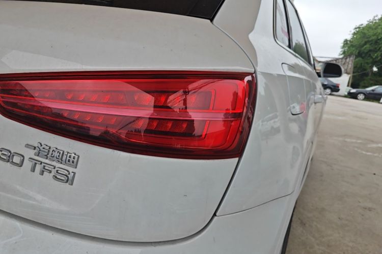 Audi Q3 2018 immagine di auto #8