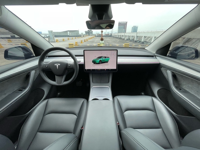 Tesla Model Y 2024 #8 Tesla Model Y 2024 car image #8