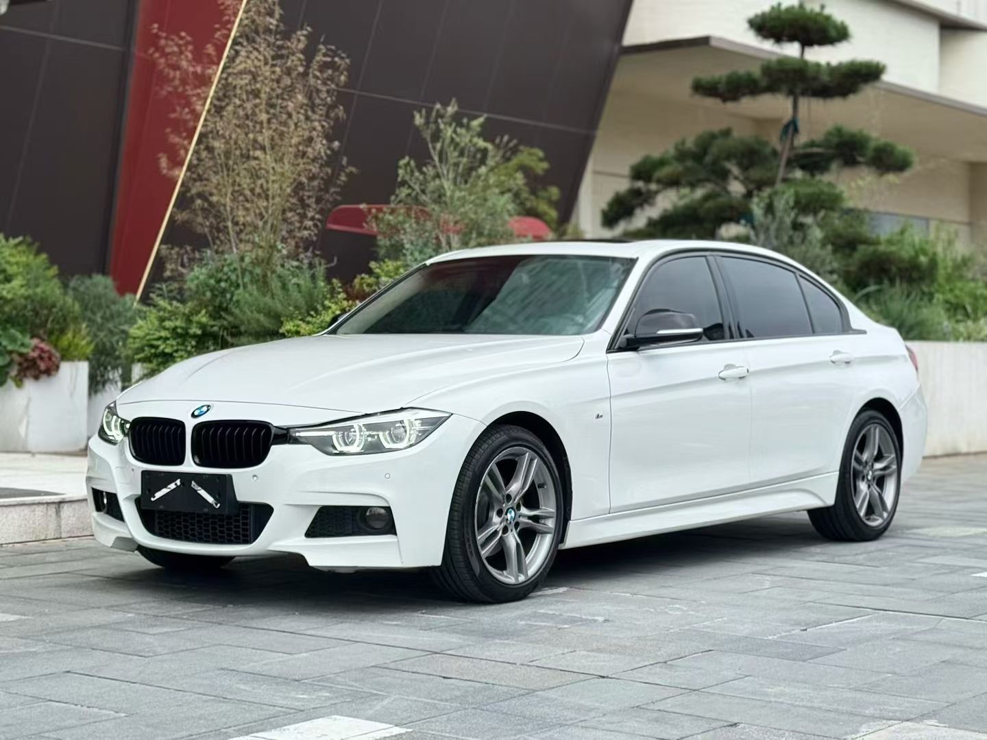 BMW 3 Series 2019 BMW 3 Series 2019 car image