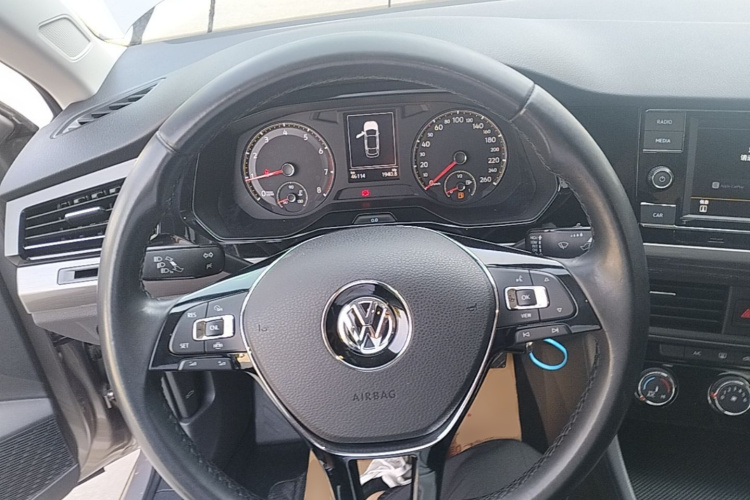 Volkswagen Bora 2019 #11 Volkswagen Bora 2019 car image #11