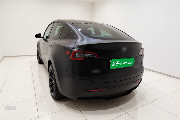 Tesla Model Y 2023 car image #5