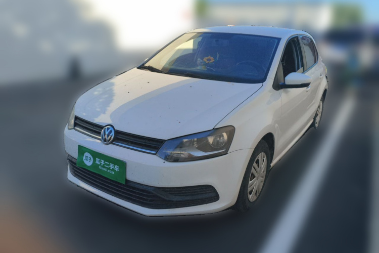 Volkswagen Polo 2019 car image #2