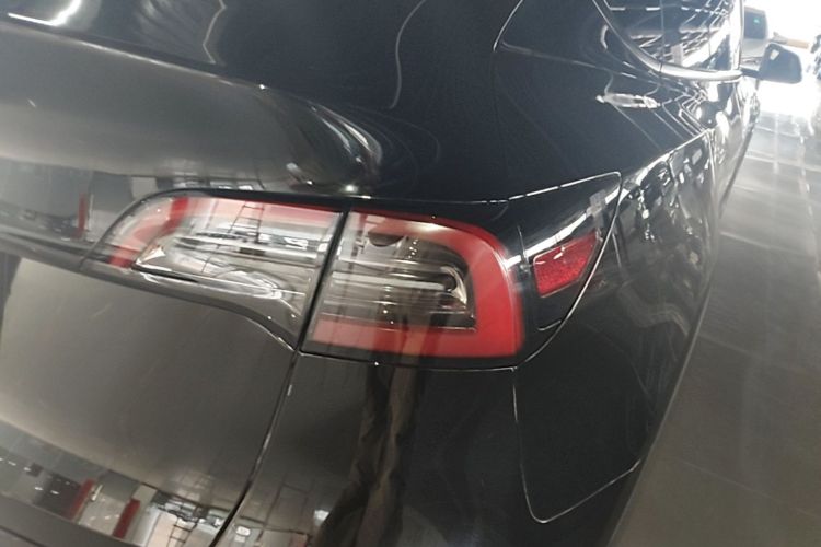 Tesla Model Y 2022 #8 Tesla Model Y 2022 car image #8