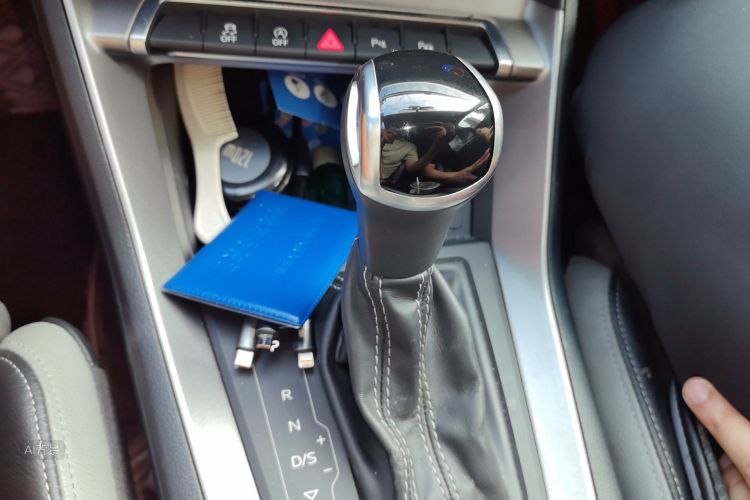 Audi Q3 2021 car image #16
