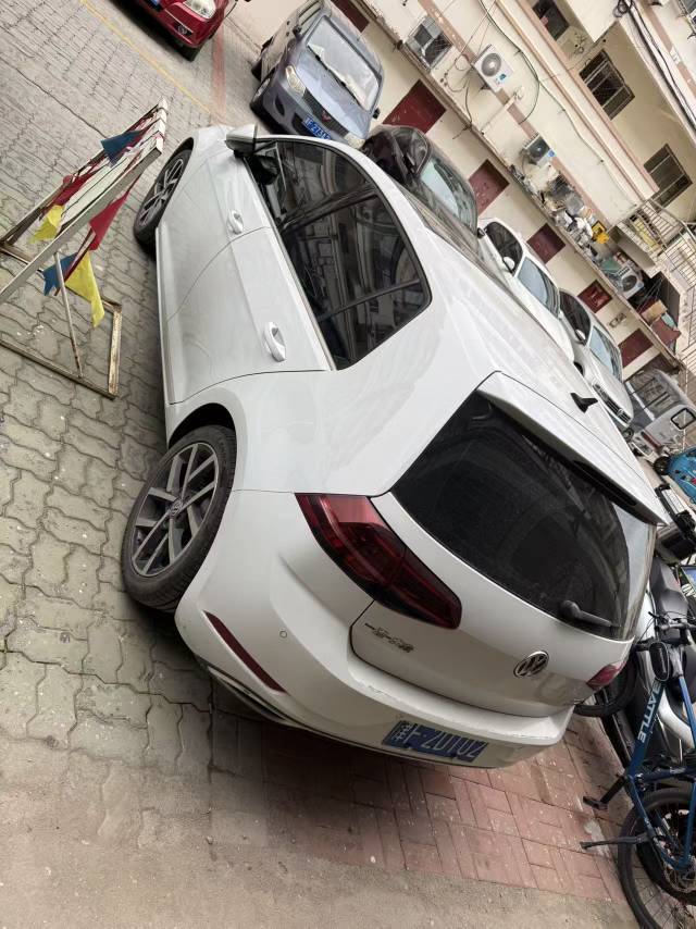 2019 car image #3