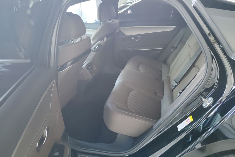 BYD Han 2023 car image #17