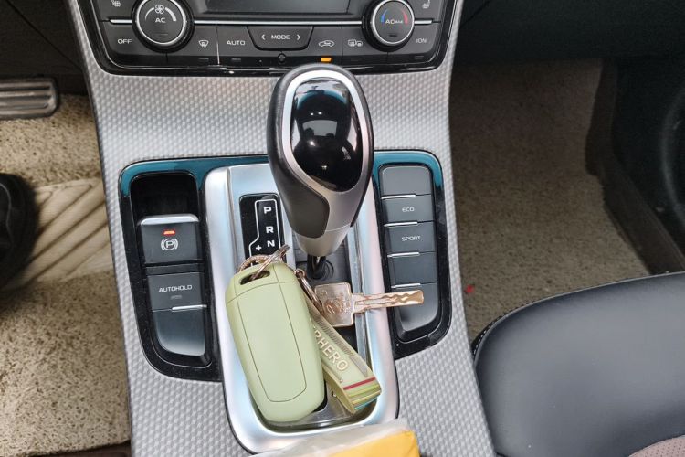 GEELY Emgrand GS 2018 #14 GEELY Emgrand GS 2018 car image #14