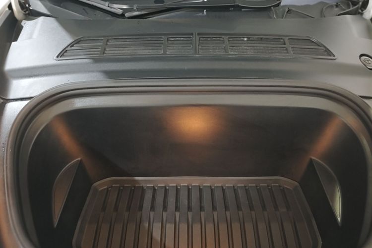 Tesla Model Y 2021 car image #22