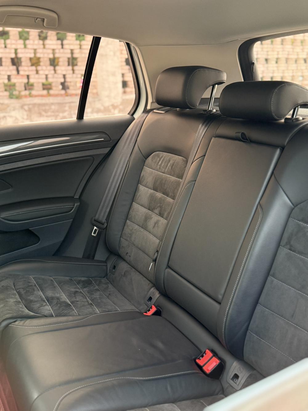 Volkswagen Golf 2020 car image #16