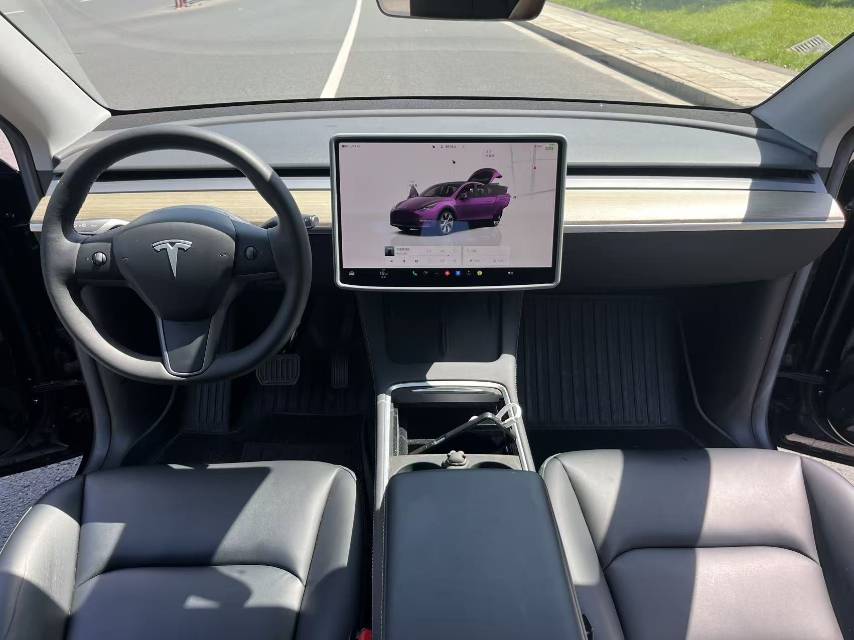 Tesla Model Y 2022 #4 Tesla Model Y 2022 car image #4