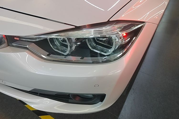 BMW 3 Series 2018 #23 BMW 3 Series 2018 car image #23