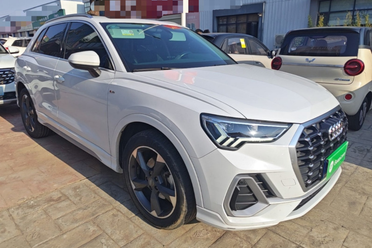 Audi Q3 2019 car image #6
