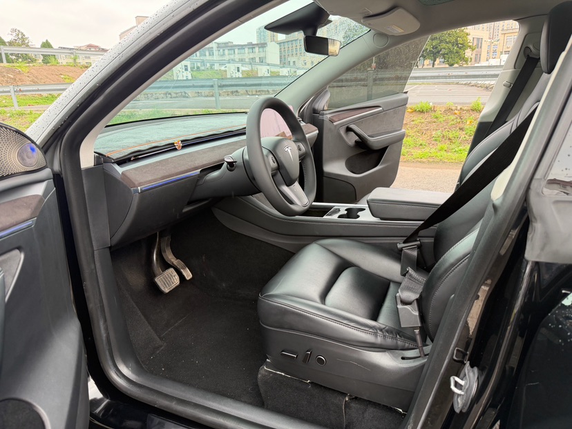 Tesla Model Y 2022 #6 Tesla Model Y 2022 car image #6