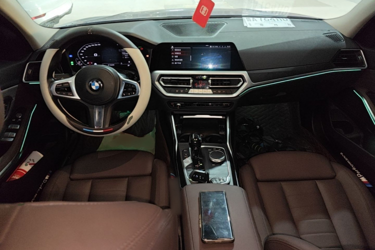 BMW 3 Series 2020 car image #11