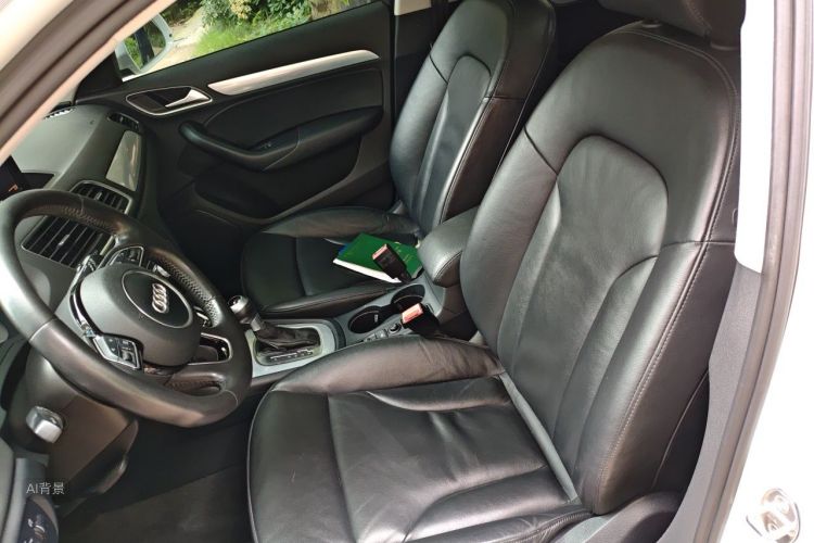 Audi Q3 2015 car image #17