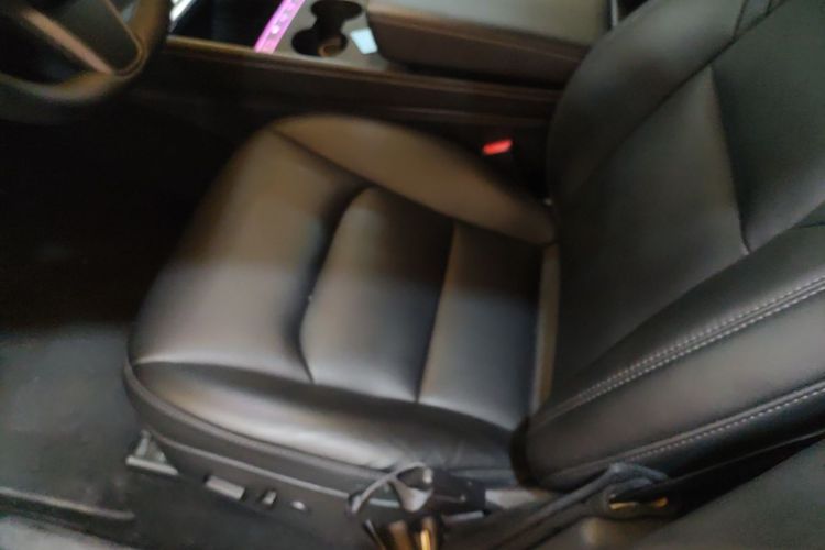 Tesla Model Y 2022 car image #15