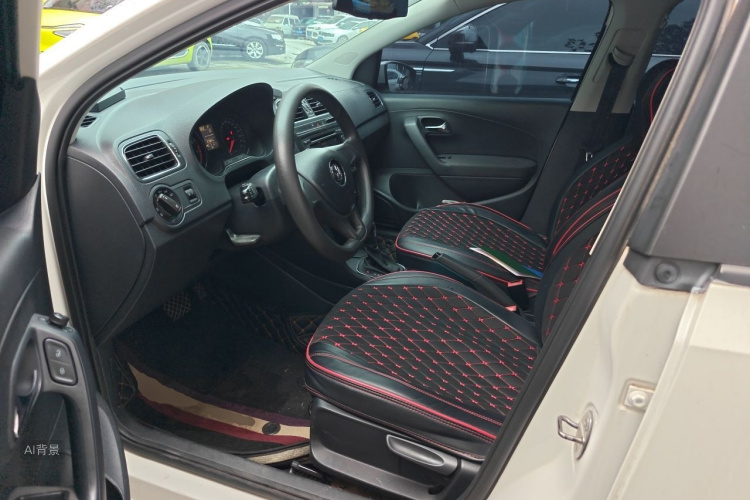 Volkswagen Polo 2015 car image #18