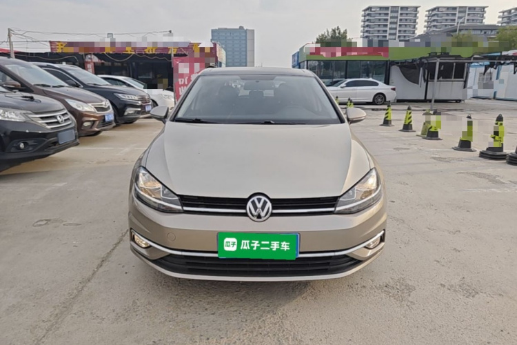 Volkswagen Golf 2018 car image #3