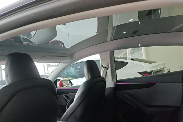 Tesla Model Y 2025 #20 Tesla Model Y 2025 car image #20