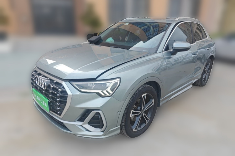 Audi Q3 2021 car image #2