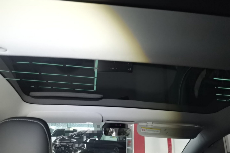 Tesla Model 3 2025 car image #18
