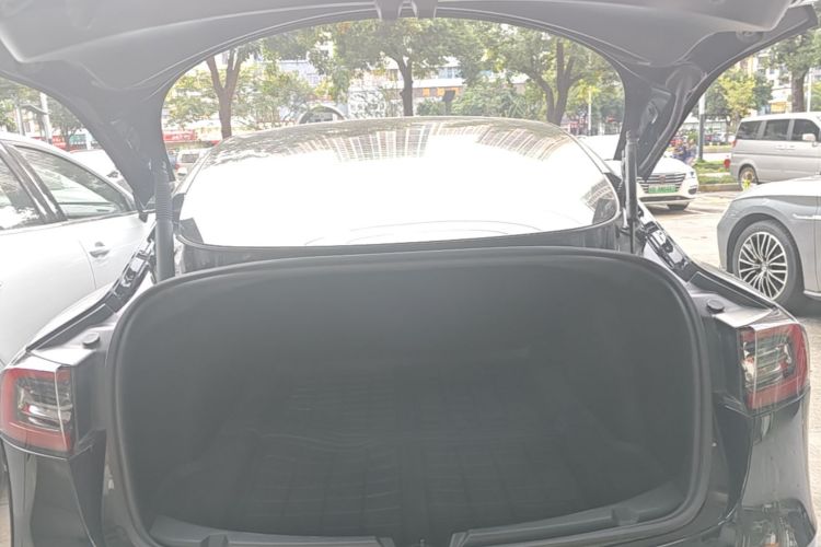 Tesla Model 3 2022 car image #19