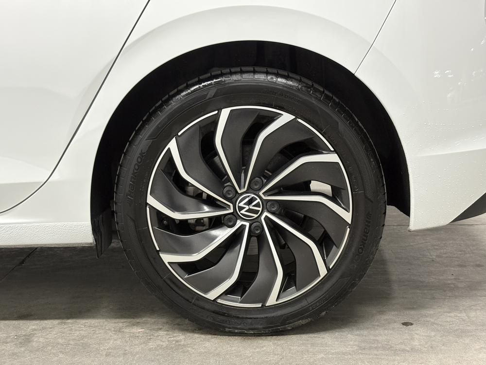 Volkswagen Golf 2020 car image #9