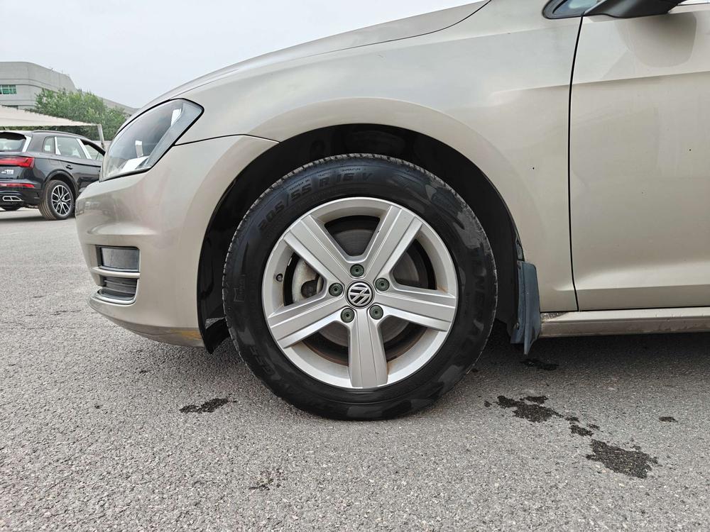 Volkswagen Golf 2014 car image #7