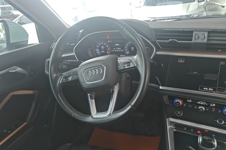 Audi Q3 2021 #11 Audi Q3 2021 car image #11