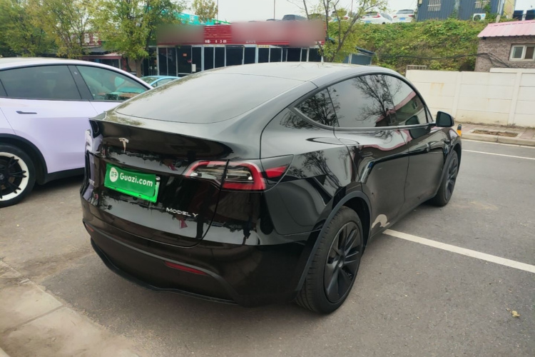Tesla Model Y 2024 #7 Tesla Model Y 2024 immagine di auto #7