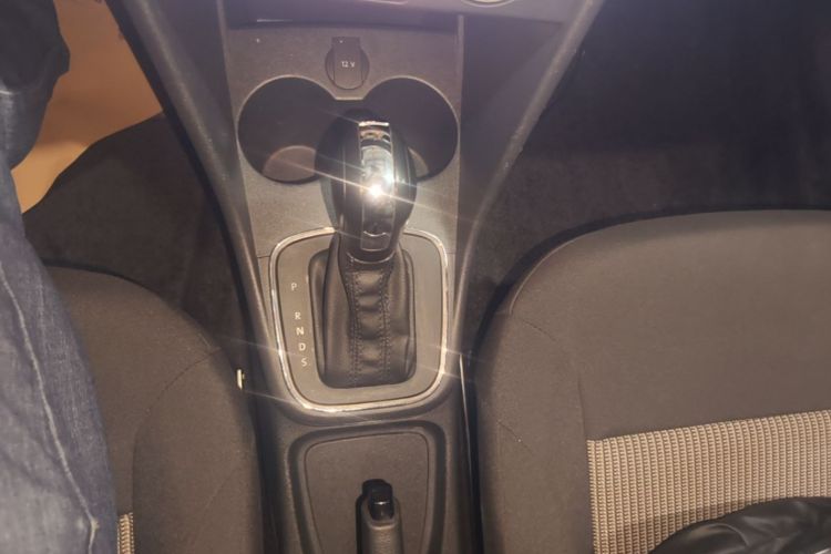 Volkswagen Polo 2016 car image #14