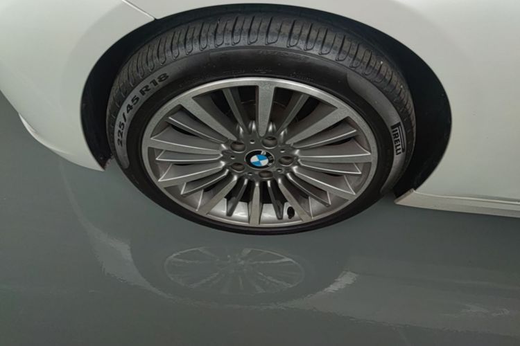 BMW 3 Series 2019 #9 BMW 3 Series 2019 immagine di auto #9