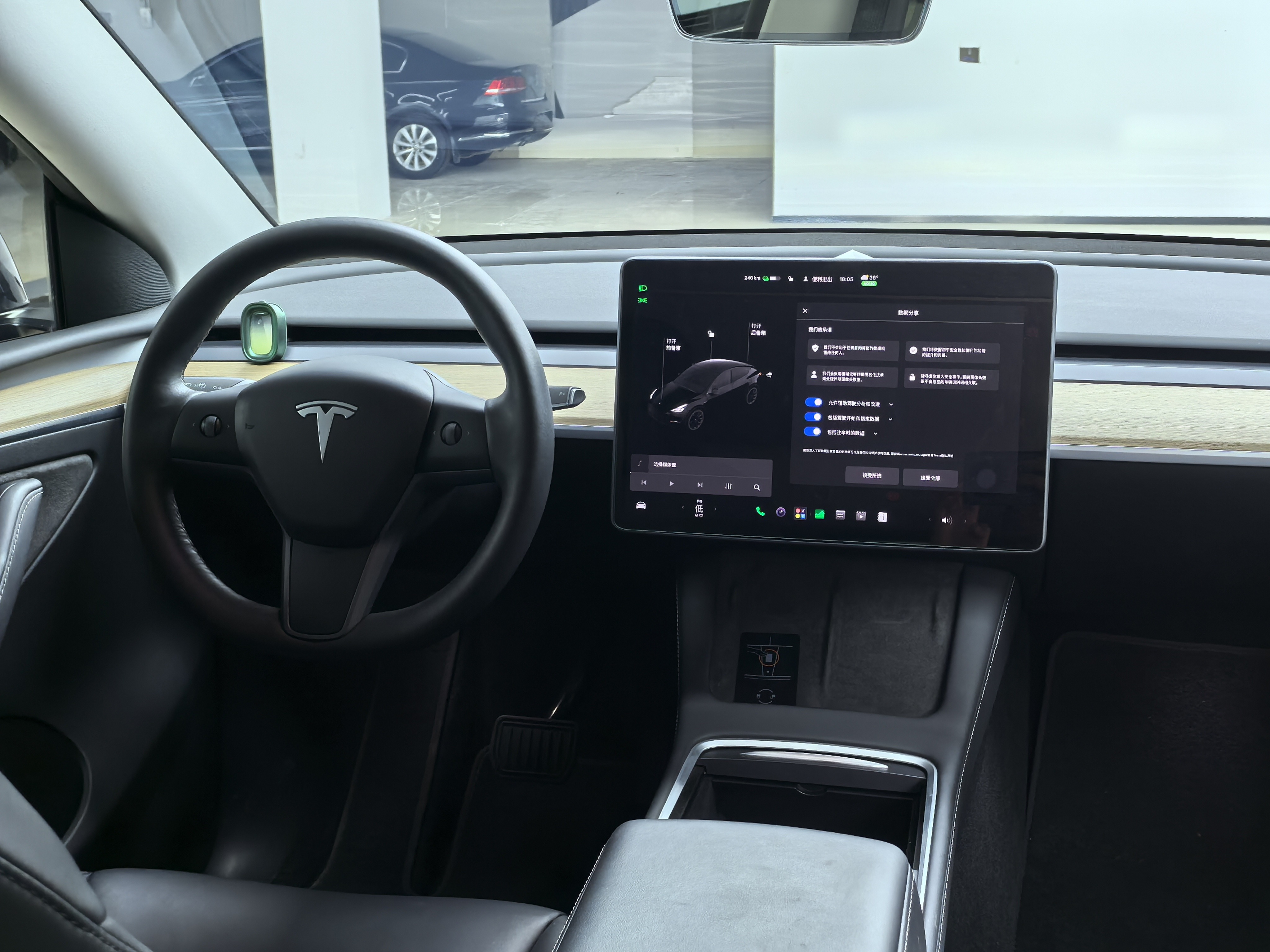 Tesla Model Y 2021 car image #7