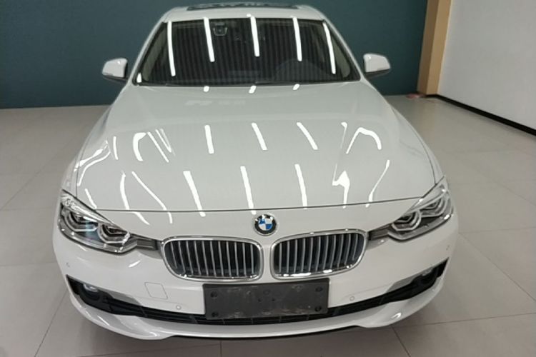 BMW 3 Series 2018 car image #3
