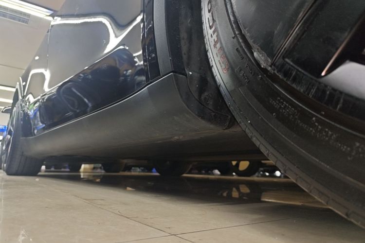 Tesla Model Y 2023 car image #26