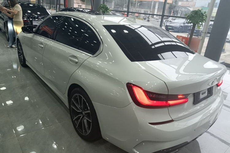 BMW 3 Series 2020 #7 BMW 3 Series 2020 car image #7