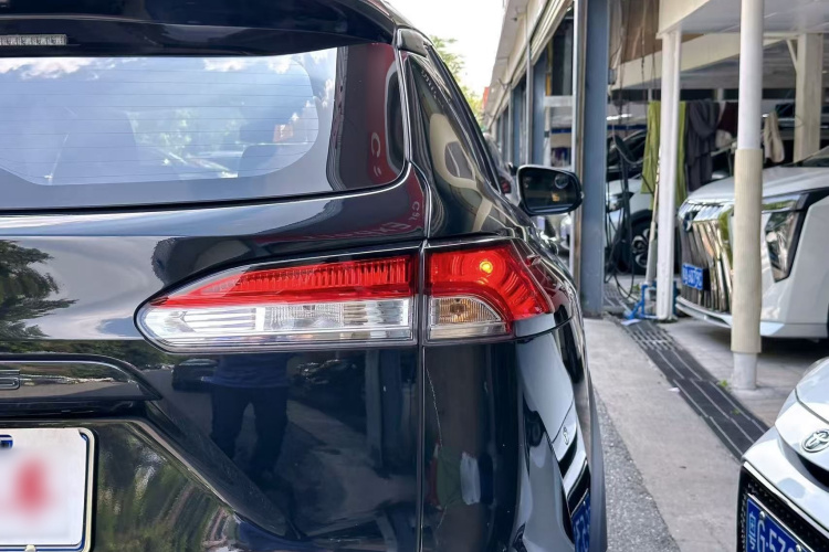 Toyota Corolla Cross 2026 car image #8