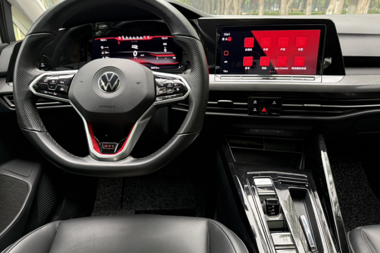 Volkswagen Golf 2021 car image #13