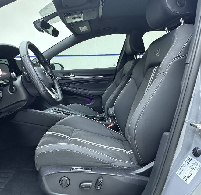 Volkswagen Golf 2022 car image #7