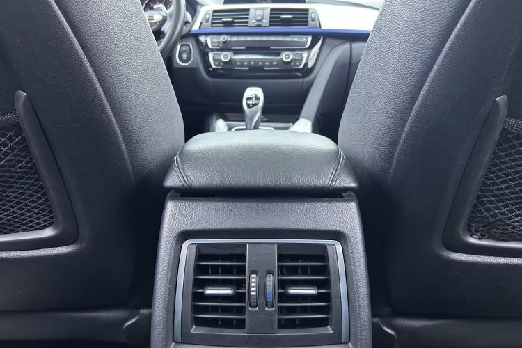 BMW 3 Series 2018 #20 BMW 3 Series 2018 car image #20