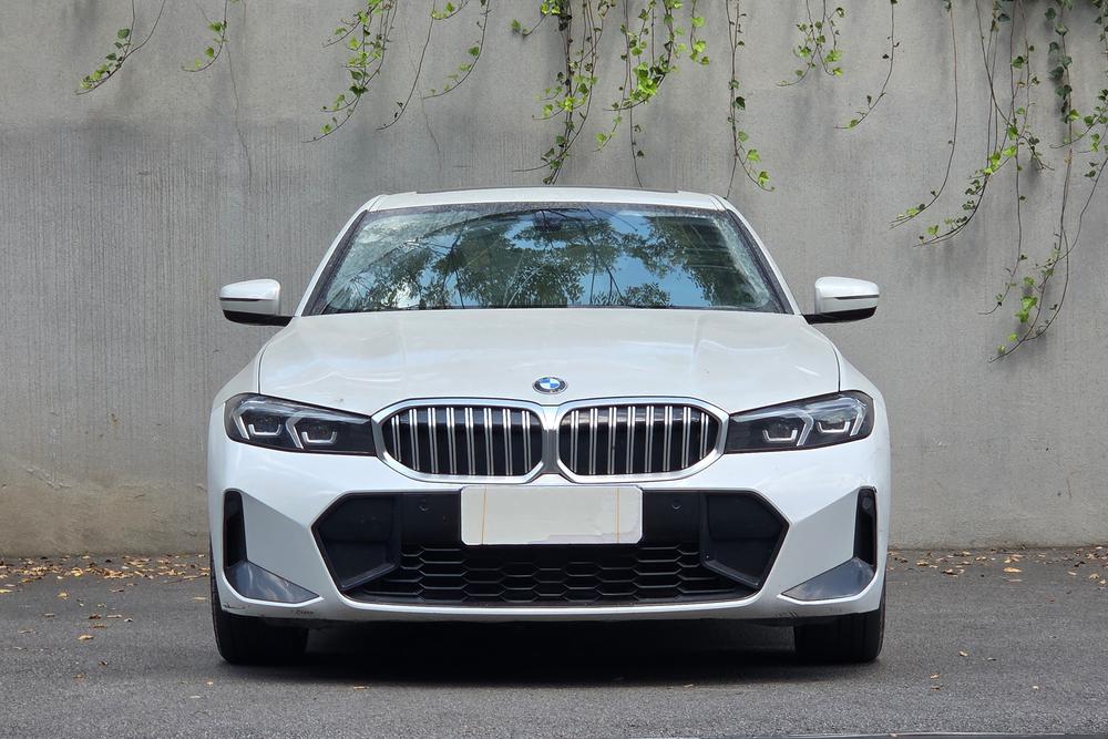 BMW 3 Series 2024 car image #2